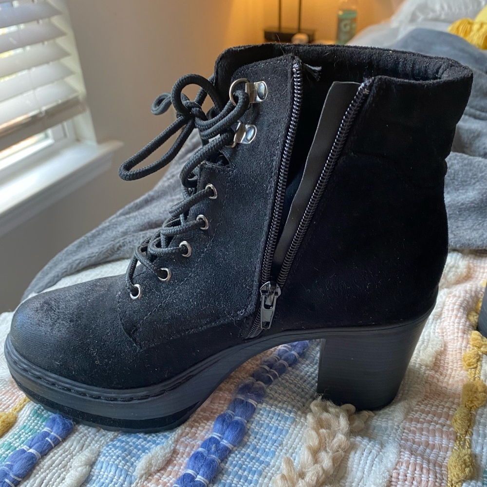 Black Boots - Picture 2 of 4
